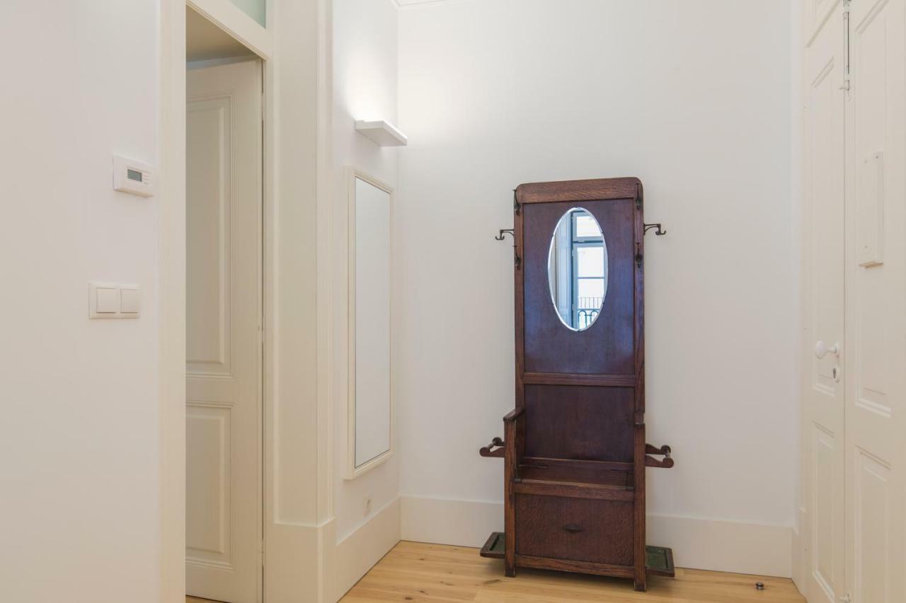 Charming 2 Bedroom Apartment In Baixa Chiado Лиссабон Экстерьер фото
